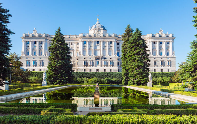 Imagen frontal del Palacio Real de Madrid