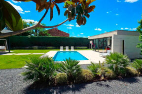 Piscina de un chalet de lujo en Boadilla del Monte