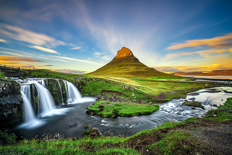 Kirkjufellsfoss Waterfall, Islandia