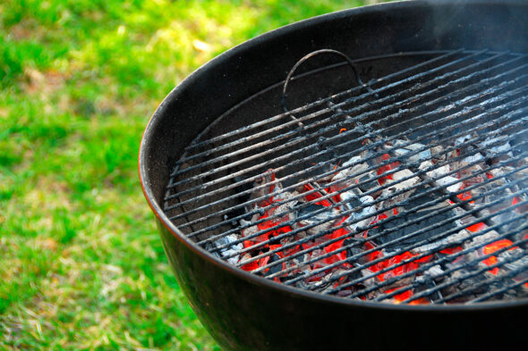 Barbacoa con cenizas de carbón