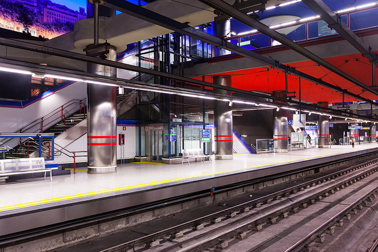 Accesibilidad metro de Madrid, consulta el plano y las estaciones con ascensor