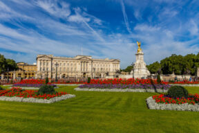 Cómo visitar el balcón del palacio de Buckingham desde el que se asoma la familia real