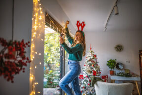 Cómo desmontar las luces de Navidad sin enredarlas