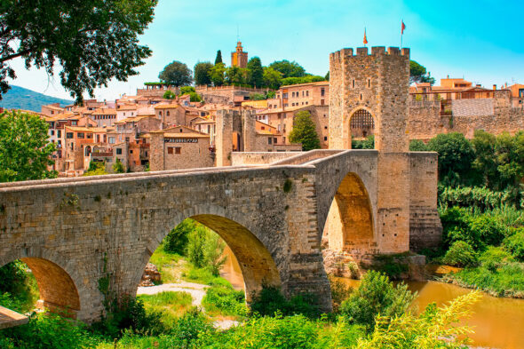 Pueblos con castillos en España que mantienen viva la historia